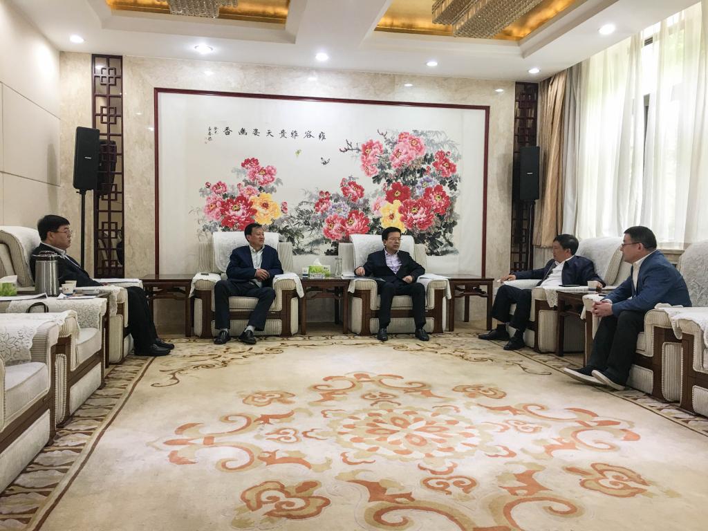 张义光、章金贵、冯弥与温锋科、刘瑞明深入交流